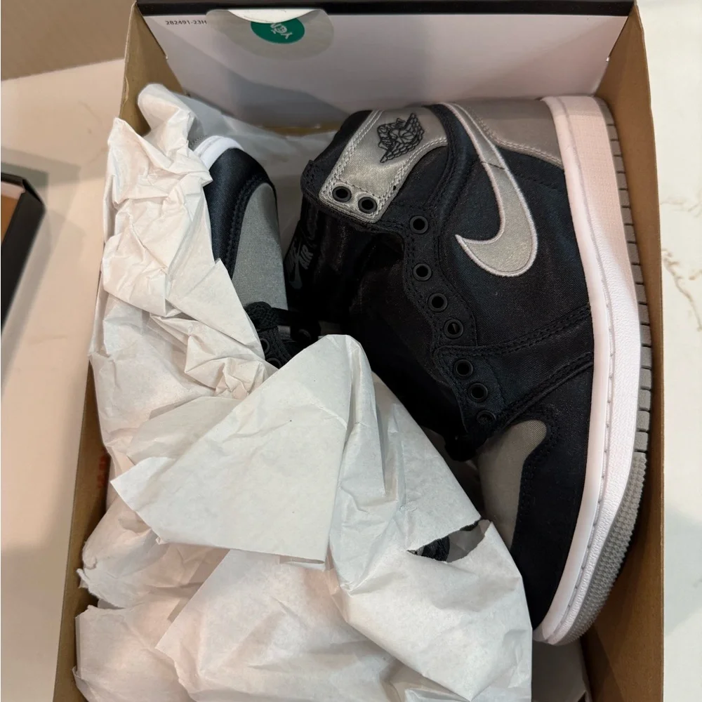 WMNS AIR JORDAN 1
RETRO HI OG - Picture 4 of 4